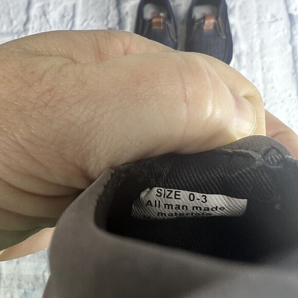 BABY SHOES, two pairs, size 0 to 3 months and size 2 - Picture 4 of 6